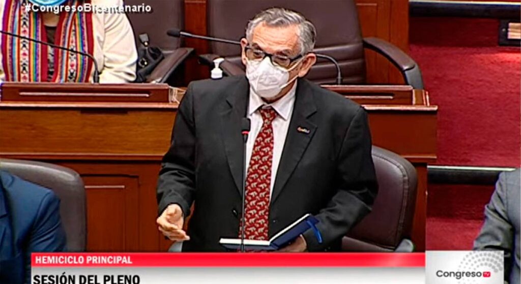 Gobierno planea subir el impuesto a la renta