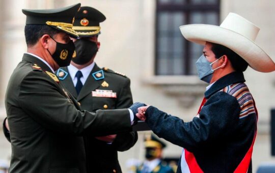 Castillo pretendía influir en fuerzas armadas según excomandante general