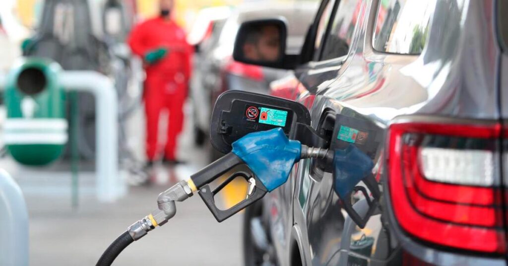 Gobierno exonera al COMBUSTIBLE del ISC y baja los precios
