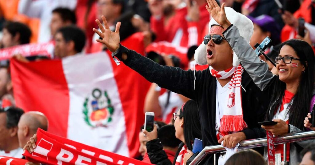 Gobierno podría declarar feriado el lunes 13 por el repechaje de Perú