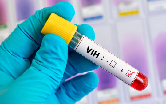 China presenta al mundo el primer fármaco contra el VIH clínicamente seguro