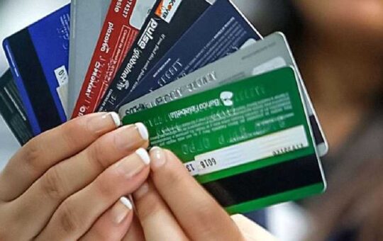 Cajas municipales lanzan tarjetas de crédito
