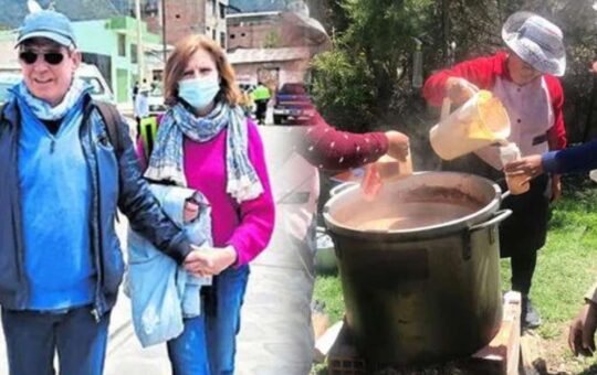 Padres de turista desaparecida en el Colca regalan chocolatada y juguetes en la zona