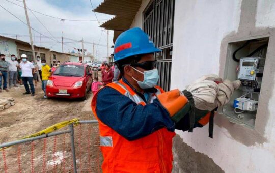 Así puedes independizar un medidor de luz para registrar consumo por separado