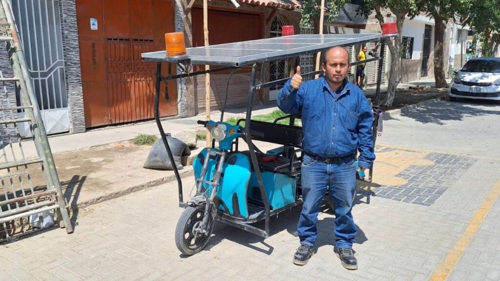 Mototaxi que Funciona con Energía Solar