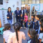 Entrega gratuita de buzos y calzado escolar: Anuncio de Keiko Fujimori y beneficiarios en Perú